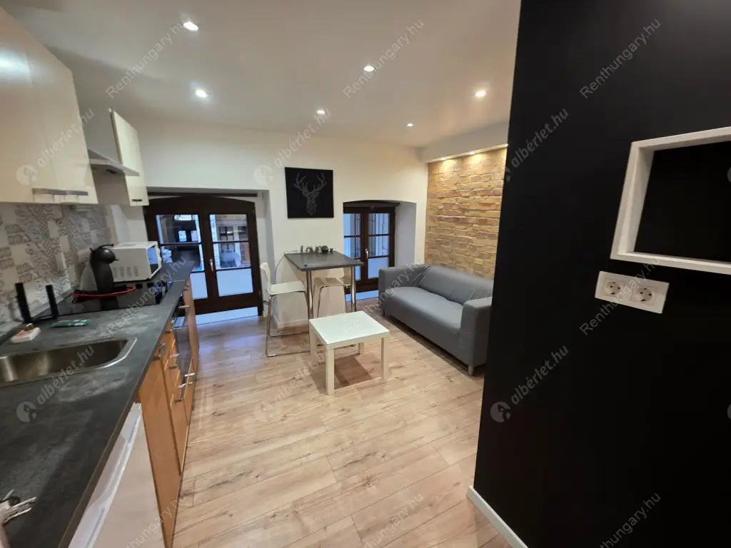 Kiadó albérlet 199000 Ft/hó áron: Budapest, VI. kerület  Rózsa utca. Mérete: 27 nm, 1 szobás | Alberlet.hu - 6634234
