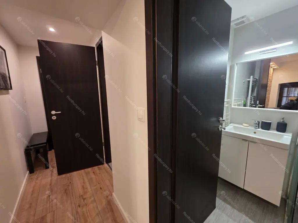 Kiadó albérlet 195000 Ft/hó áron: Budapest, VI. kerület  Rózsa utca. Mérete: 27 nm, 1 szobás | Alberlet.hu - 6650672