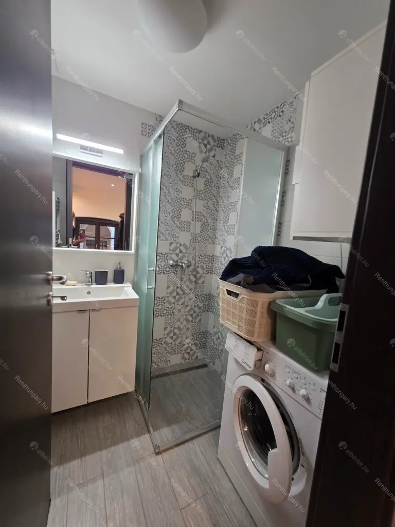 Kiadó albérlet 195000 Ft/hó áron: Budapest, VI. kerület  Rózsa utca. Mérete: 27 nm, 1 szobás | Alberlet.hu - 6650673