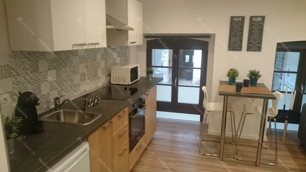 Kiadó albérlet 195000 Ft/hó áron: Budapest, VI. kerület  Rózsa utca. Mérete: 27 nm, 1 szobás | Alberlet.hu - 6650680