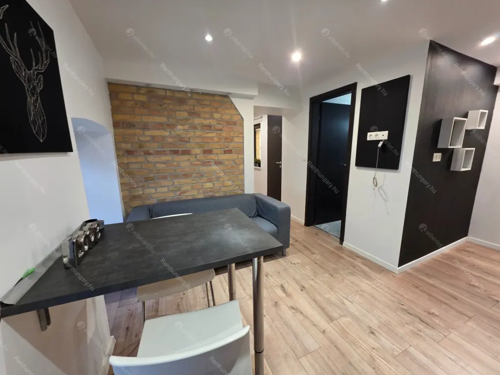 Kiadó albérlet 195000 Ft/hó áron: Budapest, VI. kerület  Rózsa utca. Mérete: 27 nm, 1 szobás | Alberlet.hu - 6667454