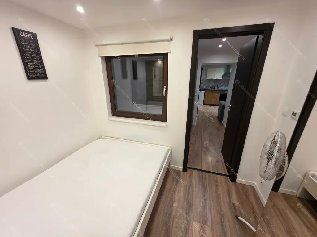 Kiadó albérlet 195000 Ft/hó áron: Budapest, VI. kerület  Rózsa utca. Mérete: 27 nm, 1 szobás | Alberlet.hu - 6667461