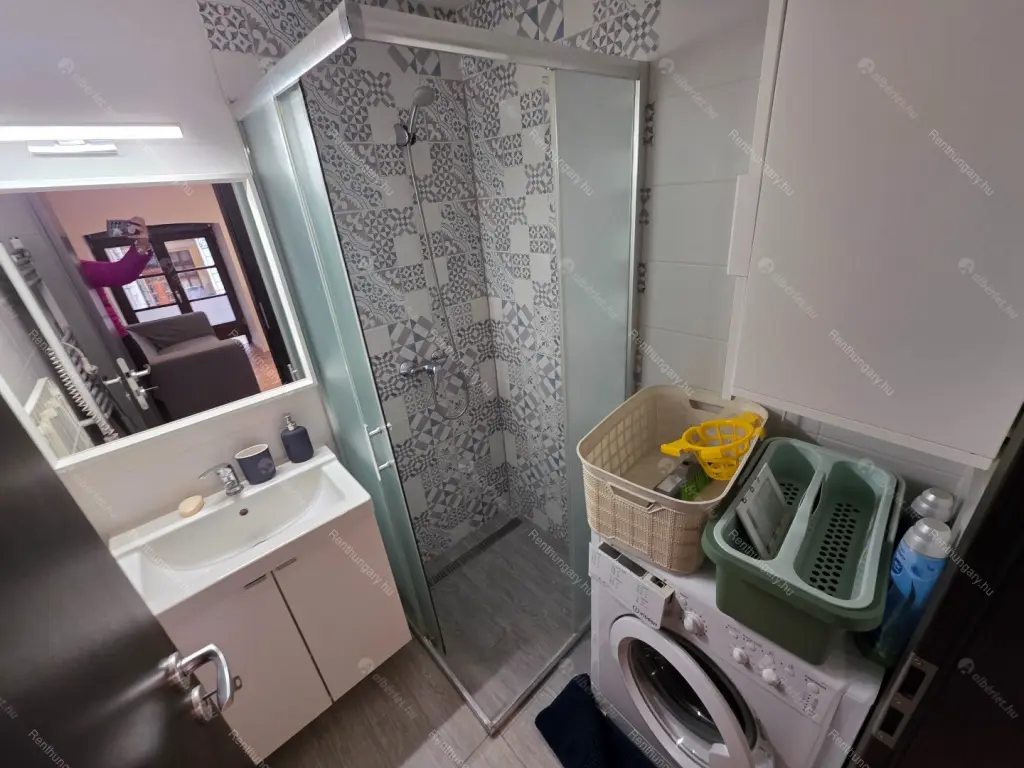 Kiadó albérlet 195000 Ft/hó áron: Budapest, VI. kerület  Rózsa utca. Mérete: 27 nm, 1 szobás | Alberlet.hu - 6667463