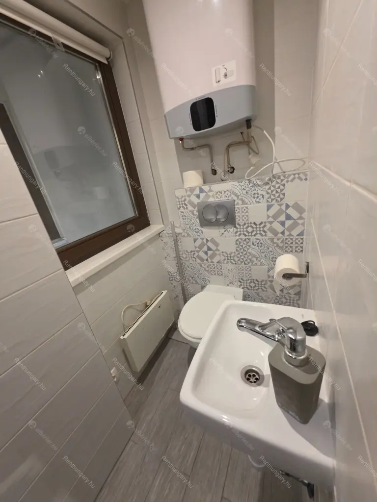 Kiadó albérlet 195000 Ft/hó áron: Budapest, VI. kerület  Rózsa utca. Mérete: 27 nm, 1 szobás | Alberlet.hu - 6667465