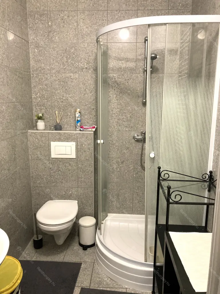 Kiadó albérlet 220000 Ft/hó áron: Budapest, VI. kerület  Rózsa utca. Mérete: 30 nm, 1 szobás | Alberlet.hu - 6690760