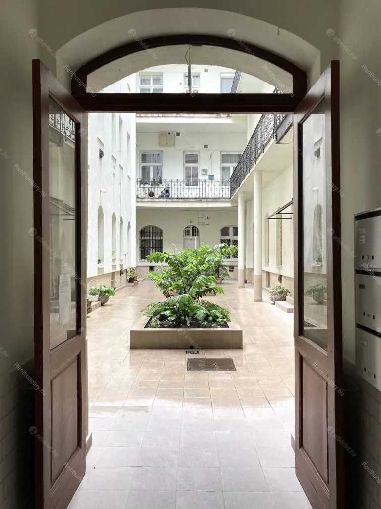 Kiadó albérlet 220000 Ft/hó áron: Budapest, VI. kerület  Rózsa utca. Mérete: 30 nm, 1 szobás | Alberlet.hu - 6690764