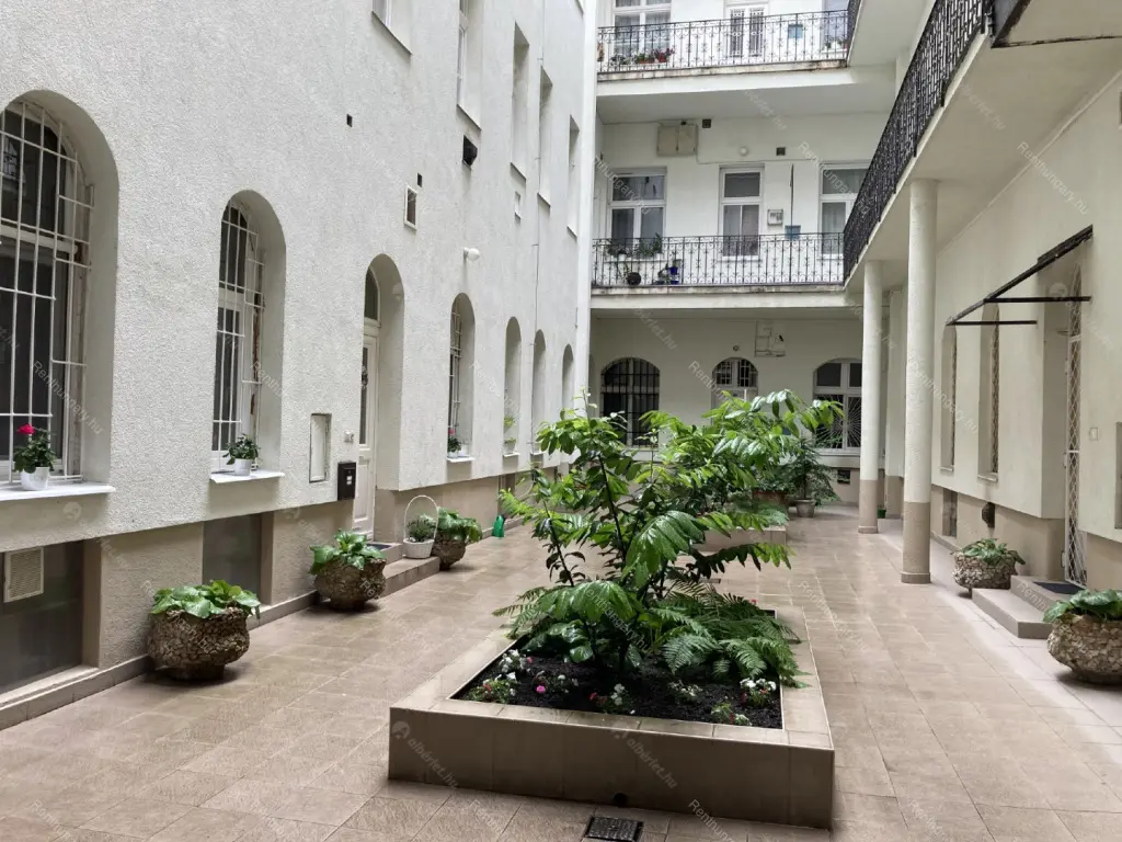 Kiadó albérlet 240000 Ft/hó áron: Budapest, VI. kerület  Rózsa utca. Mérete: 33 nm, 1 szobás | Alberlet.hu - 6045373