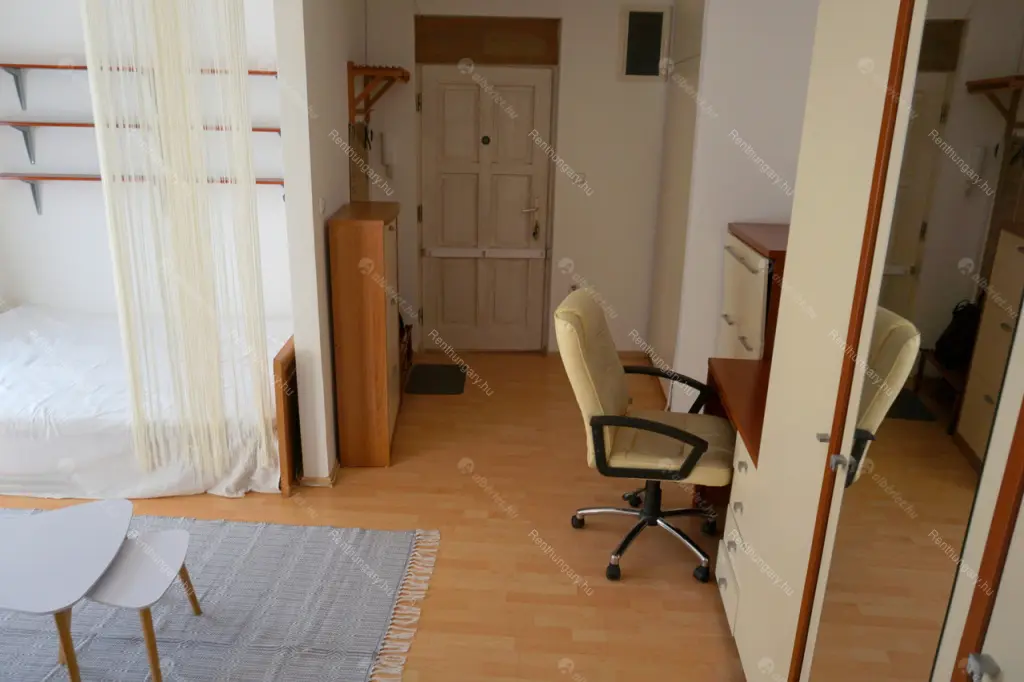 Kiadó albérlet 225000 Ft/hó áron: Budapest, VI. kerület  Rózsa utca. Mérete: 38 nm, 1 szobás | Alberlet.hu - 6678818