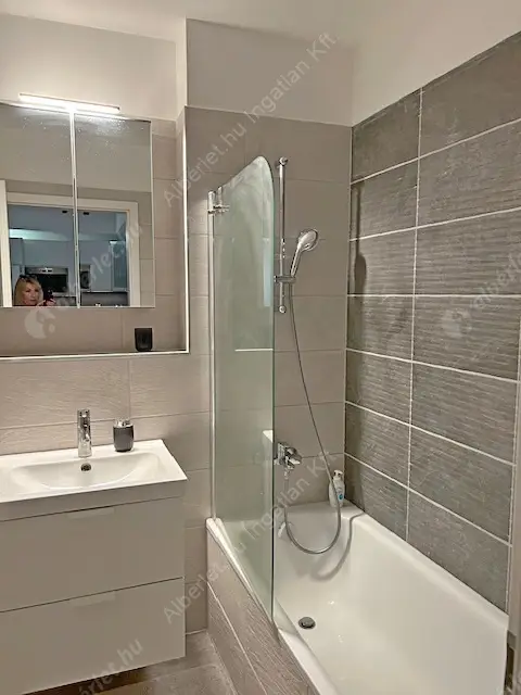 Kiadó albérlet 350000 Ft/hó áron: Budapest, VI. kerület  Rózsa utca. Mérete: 45 nm, 2 szobás | Alberlet.hu - 6536095