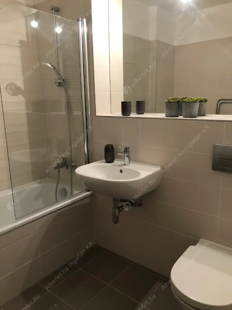 Kiadó albérlet 440000 Ft/hó áron: Budapest, VI. kerület  Rózsa utca. Mérete: 50 nm, 2 szobás | Alberlet.hu - 6580264