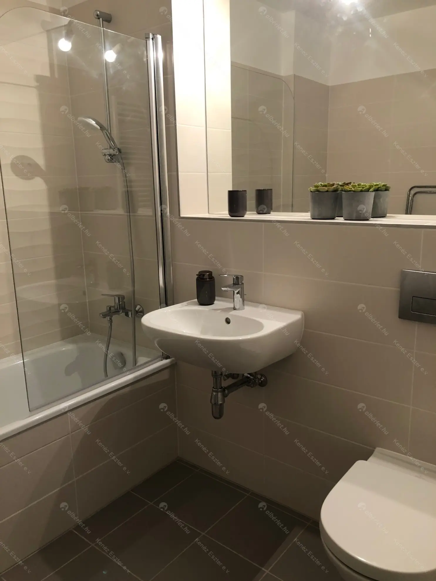 Kiadó albérlet 440000 Ft/hó áron: Budapest, VI. kerület  Rózsa utca. Mérete: 50 nm, 2 szobás | Alberlet.hu - 6582034