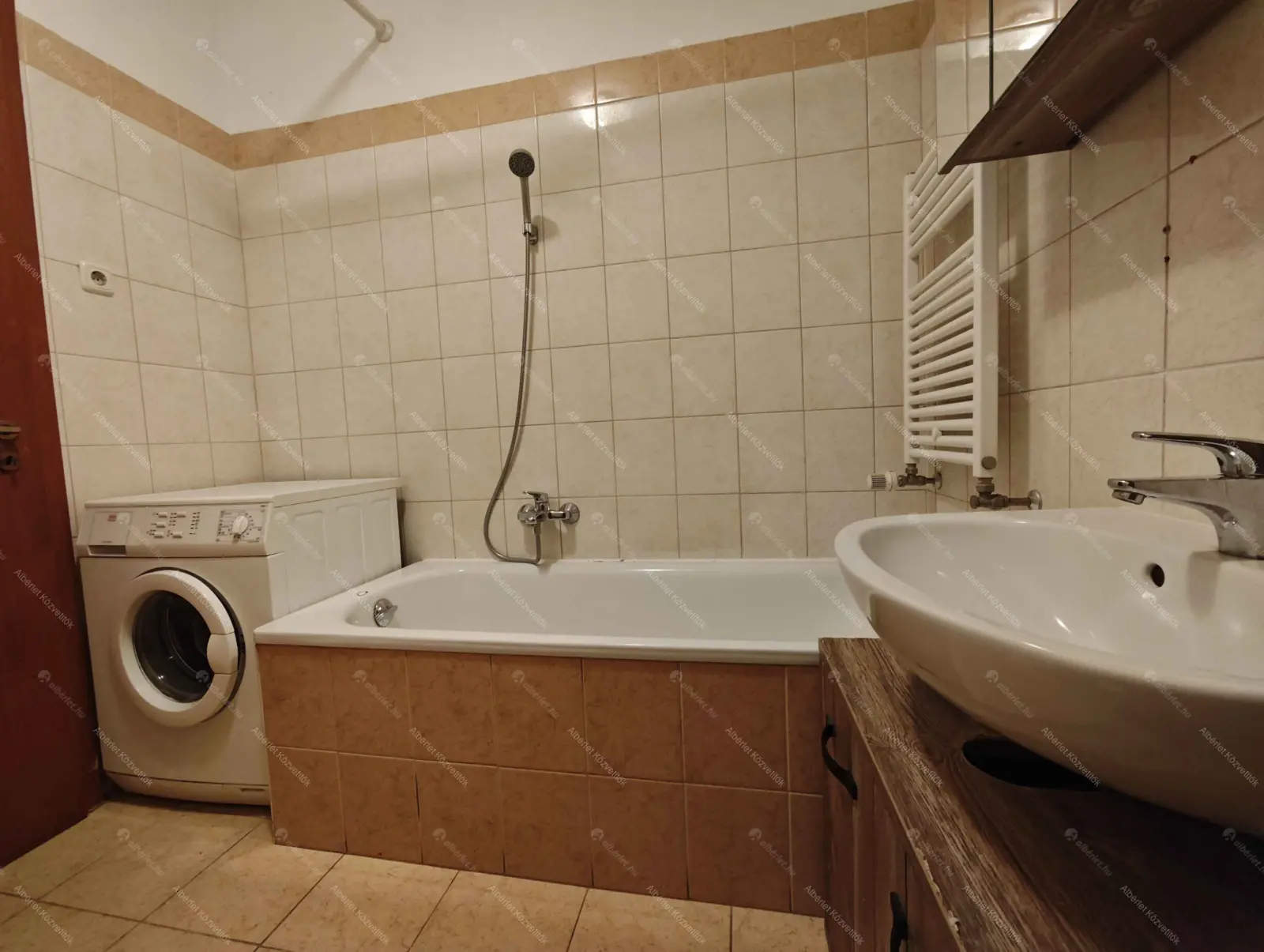 Kiadó albérlet 260000 Ft/hó áron: Budapest, VI. kerület  Rózsa utca. Mérete: 51 nm, 1 szobás | Alberlet.hu - 6662679