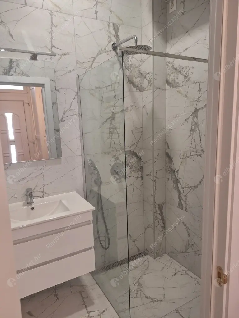 Kiadó albérlet 450000 Ft/hó áron: Budapest, VI. kerület  Rózsa utca. Mérete: 65 nm, 3 szobás | Alberlet.hu - 6528704