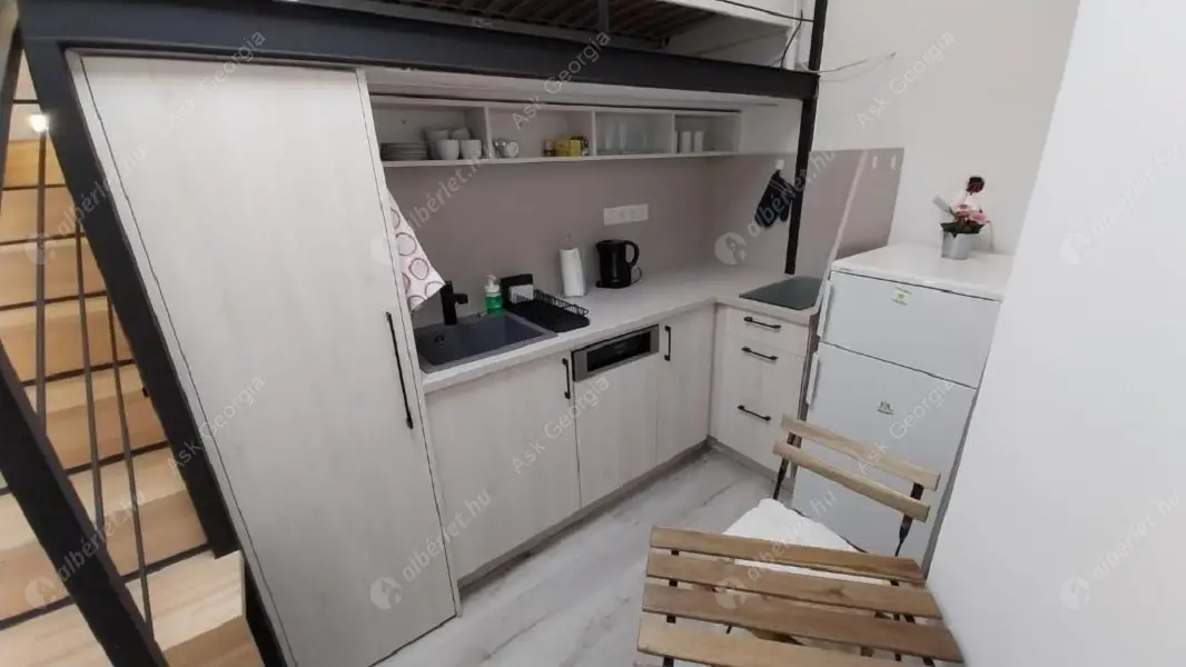 Kiadó albérlet 200000 Ft/hó áron: Budapest, VI. kerület  Székely Mihály utca. Mérete: 33 nm, 1 szobás | Alberlet.hu - 6627390