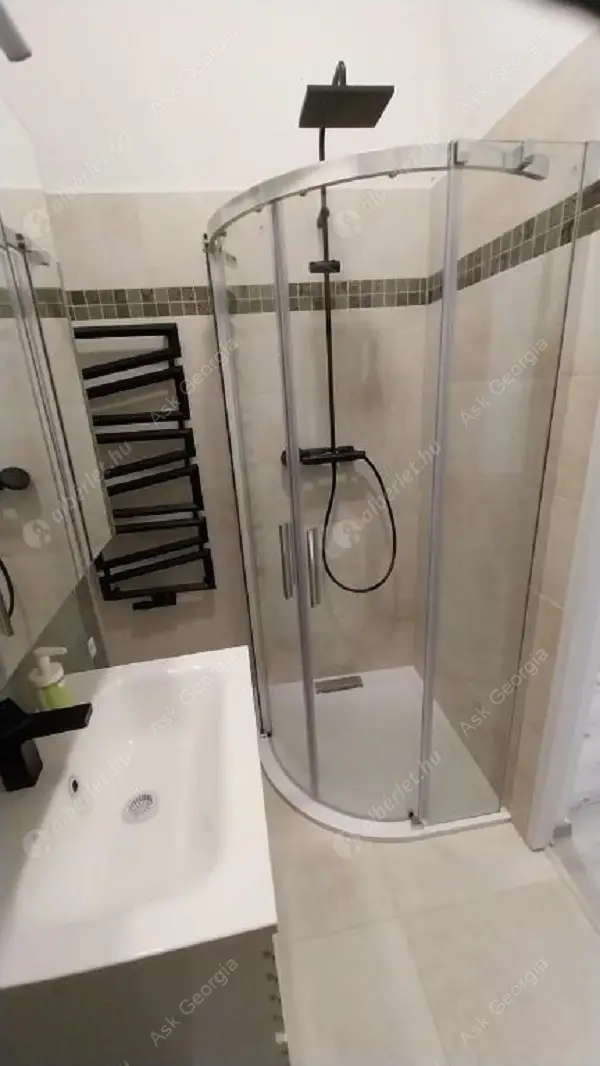 Kiadó albérlet 200000 Ft/hó áron: Budapest, VI. kerület  Székely Mihály utca. Mérete: 33 nm, 1 szobás | Alberlet.hu - 6627391