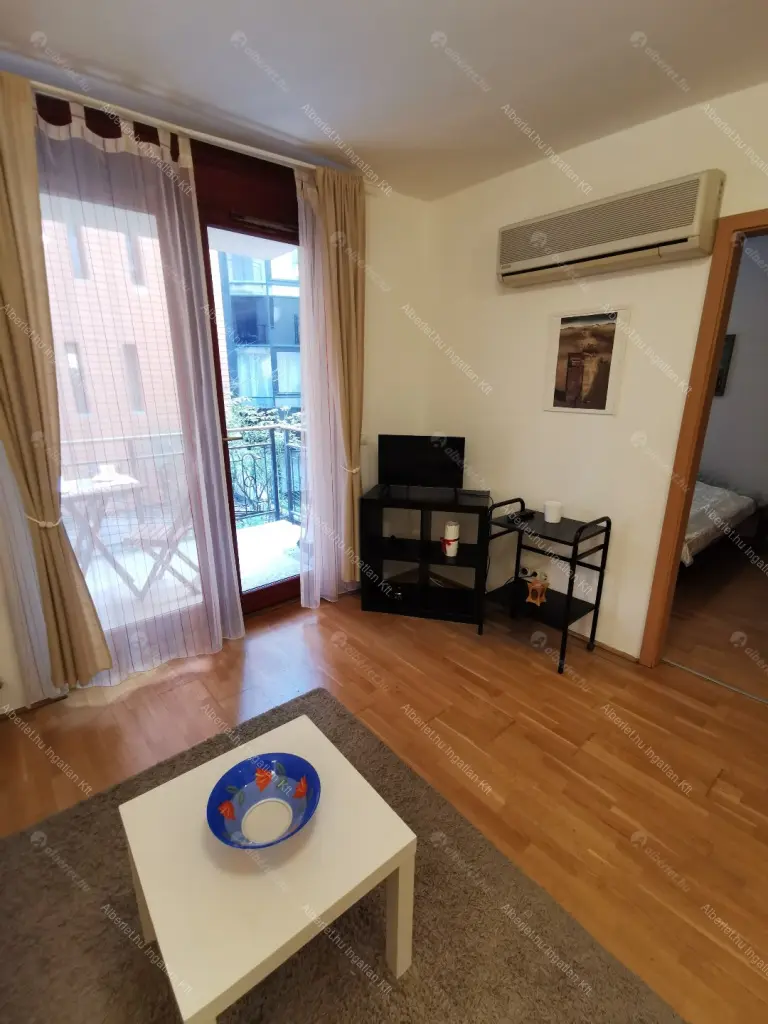 Kiadó albérlet 290000 Ft/hó áron: Budapest, VI. kerület  Székely Mihály utca. Mérete: 42 nm, 2 szobás | Alberlet.hu - 6698469