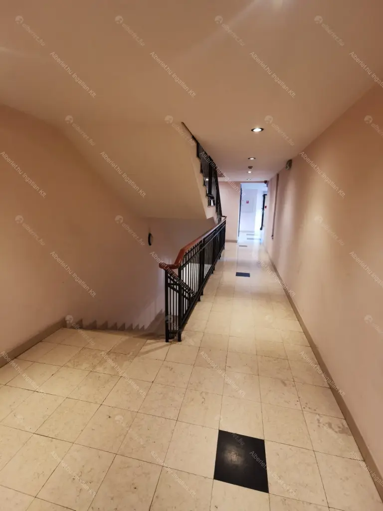 Kiadó albérlet 290000 Ft/hó áron: Budapest, VI. kerület  Székely Mihály utca. Mérete: 42 nm, 2 szobás | Alberlet.hu - 6698480