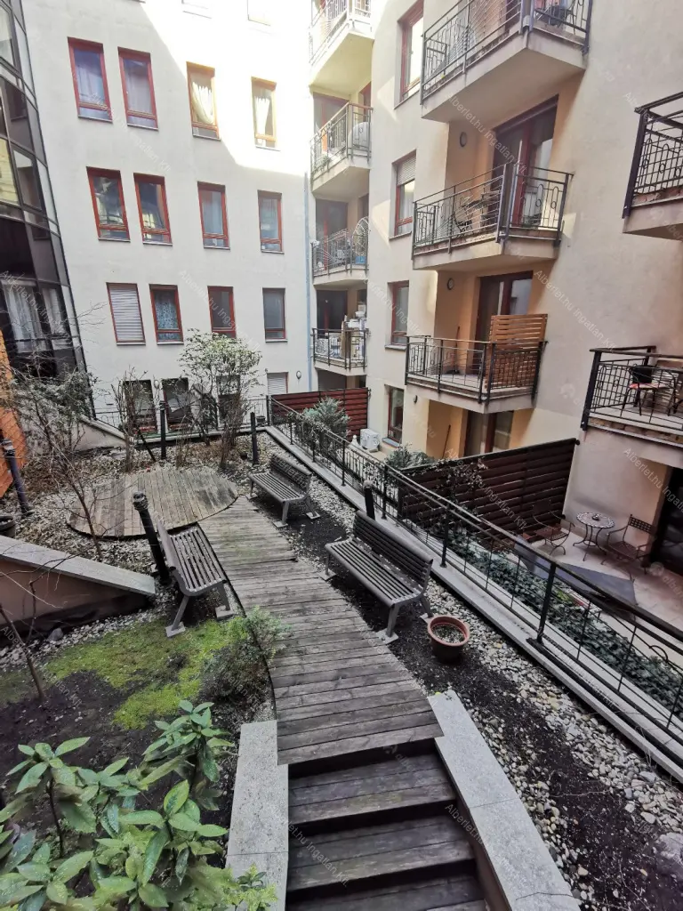 Kiadó albérlet 290000 Ft/hó áron: Budapest, VI. kerület  Székely Mihály utca. Mérete: 42 nm, 2 szobás | Alberlet.hu - 6698482