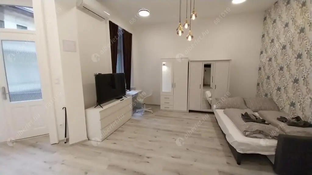 Kiadó albérlet 250000 Ft/hó áron: Budapest, VI. kerület  Székely Mihály utca. Mérete: 45 nm, 2 szobás | Alberlet.hu - 6622103