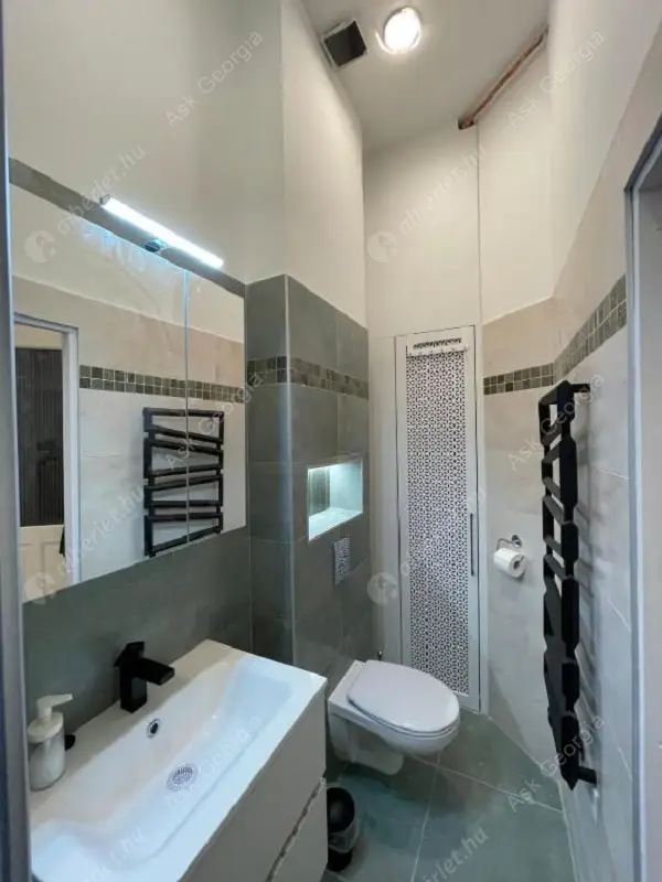 Kiadó albérlet 250000 Ft/hó áron: Budapest, VI. kerület  Székely Mihály utca. Mérete: 45 nm, 1 szobás | Alberlet.hu - 6627422