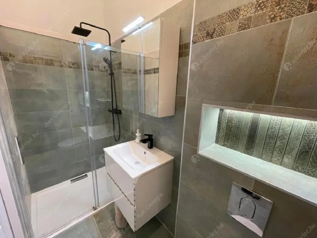 Kiadó albérlet 250000 Ft/hó áron: Budapest, VI. kerület  Székely Mihály utca. Mérete: 45 nm, 1 szobás | Alberlet.hu - 6627426