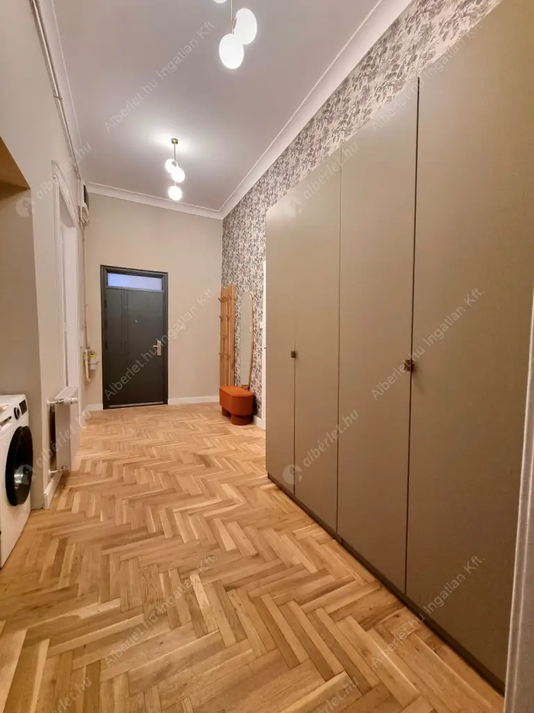 Kiadó albérlet 620000 Ft/hó áron: Budapest, VI. kerület  Székely Mihály utca. Mérete: 90 nm, 3 szobás | Alberlet.hu - 6605214