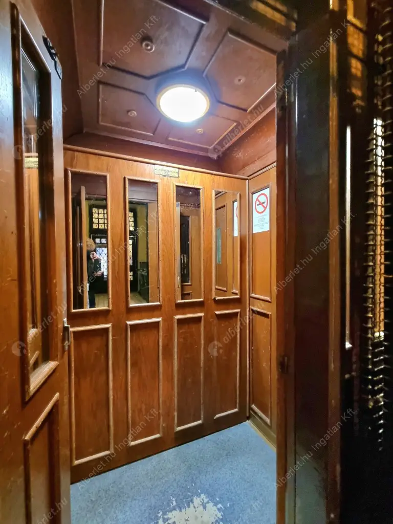 Kiadó albérlet 620000 Ft/hó áron: Budapest, VI. kerület  Székely Mihály utca. Mérete: 90 nm, 3 szobás | Alberlet.hu - 6605215