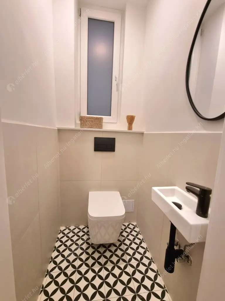 Kiadó albérlet 620000 Ft/hó áron: Budapest, VI. kerület  Székely Mihály utca. Mérete: 90 nm, 3 szobás | Alberlet.hu - 6605225