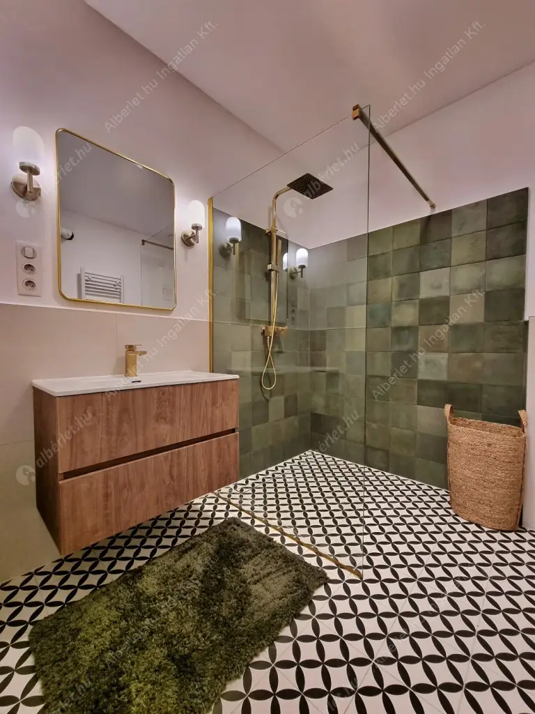 Kiadó albérlet 620000 Ft/hó áron: Budapest, VI. kerület  Székely Mihály utca. Mérete: 90 nm, 3 szobás | Alberlet.hu - 6634812