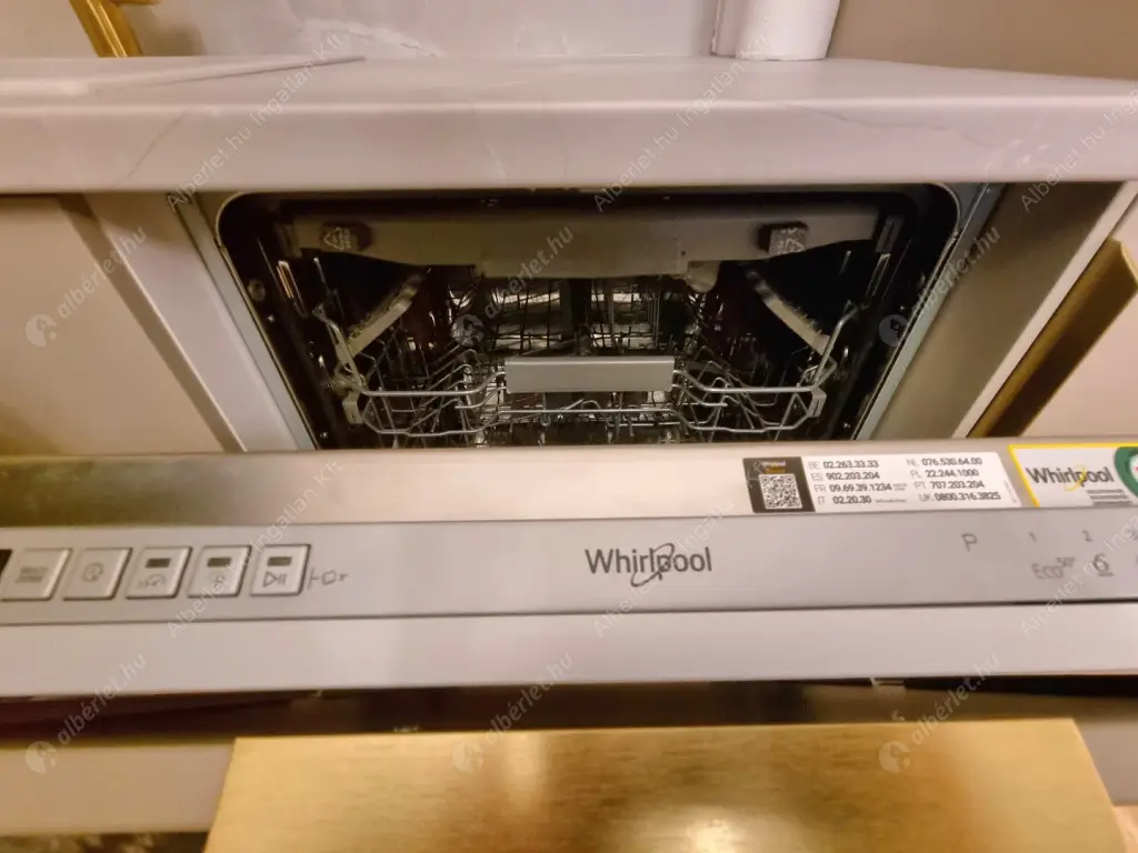 Kiadó albérlet 620000 Ft/hó áron: Budapest, VI. kerület  Székely Mihály utca. Mérete: 90 nm, 3 szobás | Alberlet.hu - 6634813