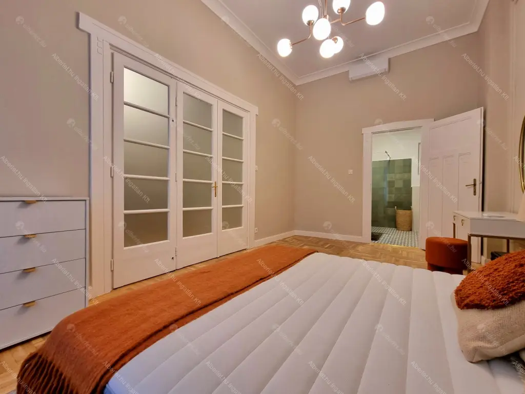 Kiadó albérlet 590000 Ft/hó áron: Budapest, VI. kerület  Székely Mihály utca. Mérete: 90 nm, 3 szobás | Alberlet.hu - 6653045