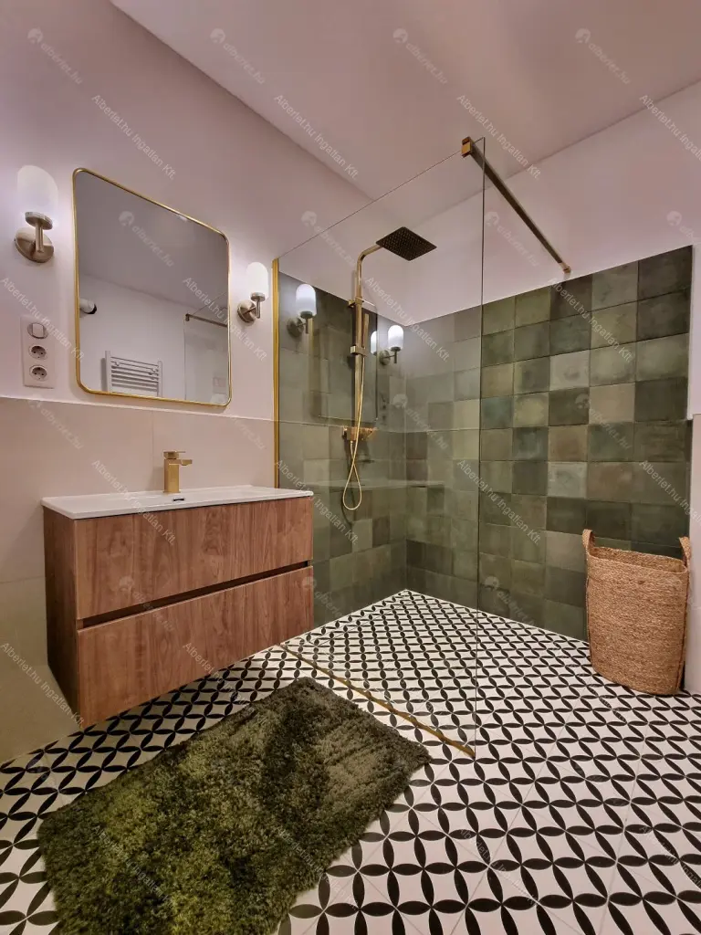 Kiadó albérlet 590000 Ft/hó áron: Budapest, VI. kerület  Székely Mihály utca. Mérete: 90 nm, 3 szobás | Alberlet.hu - 6653051