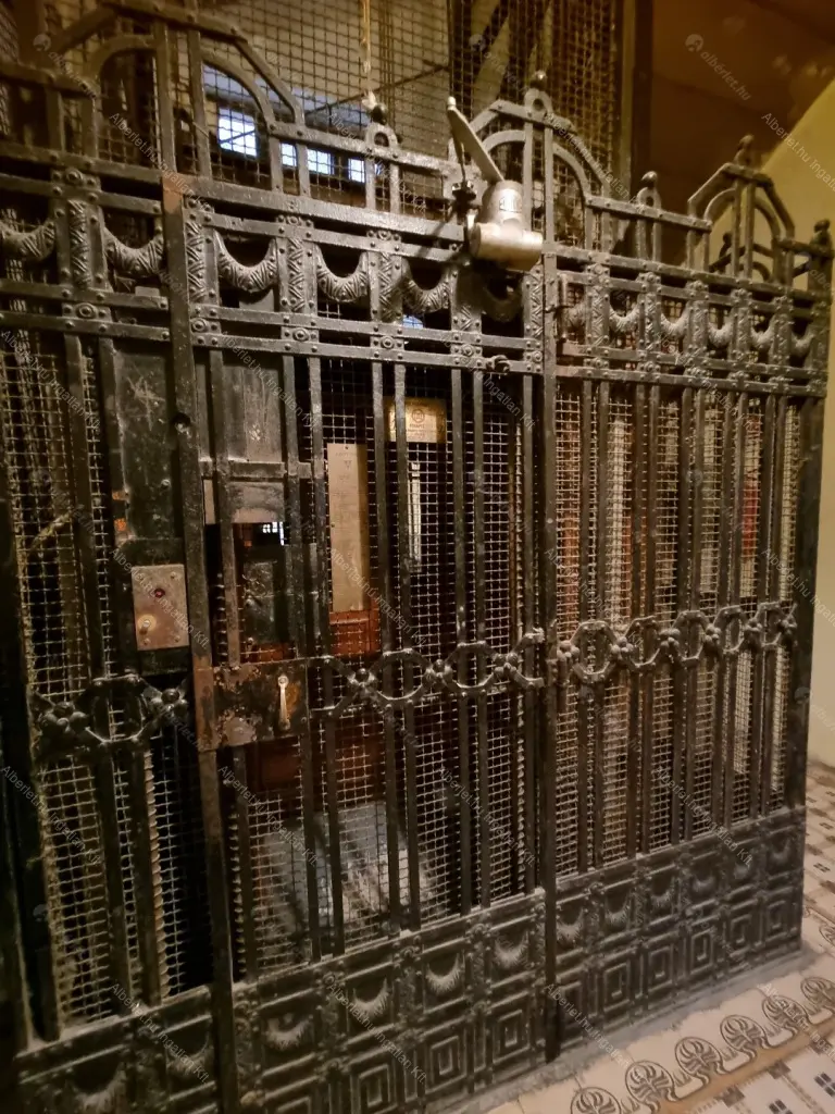 Kiadó albérlet 590000 Ft/hó áron: Budapest, VI. kerület  Székely Mihály utca. Mérete: 90 nm, 3 szobás | Alberlet.hu - 6653069