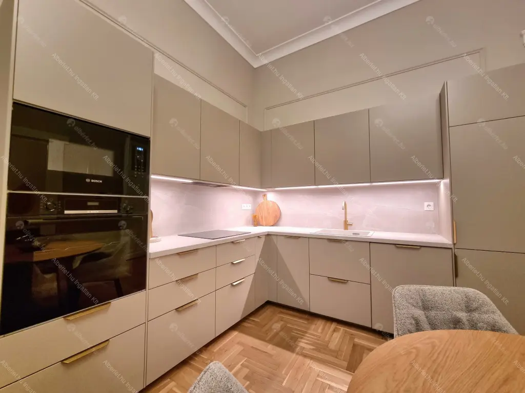 Kiadó albérlet 590000 Ft/hó áron: Budapest, VI. kerület  Székely Mihály utca. Mérete: 90 nm, 3 szobás | Alberlet.hu - 6654422