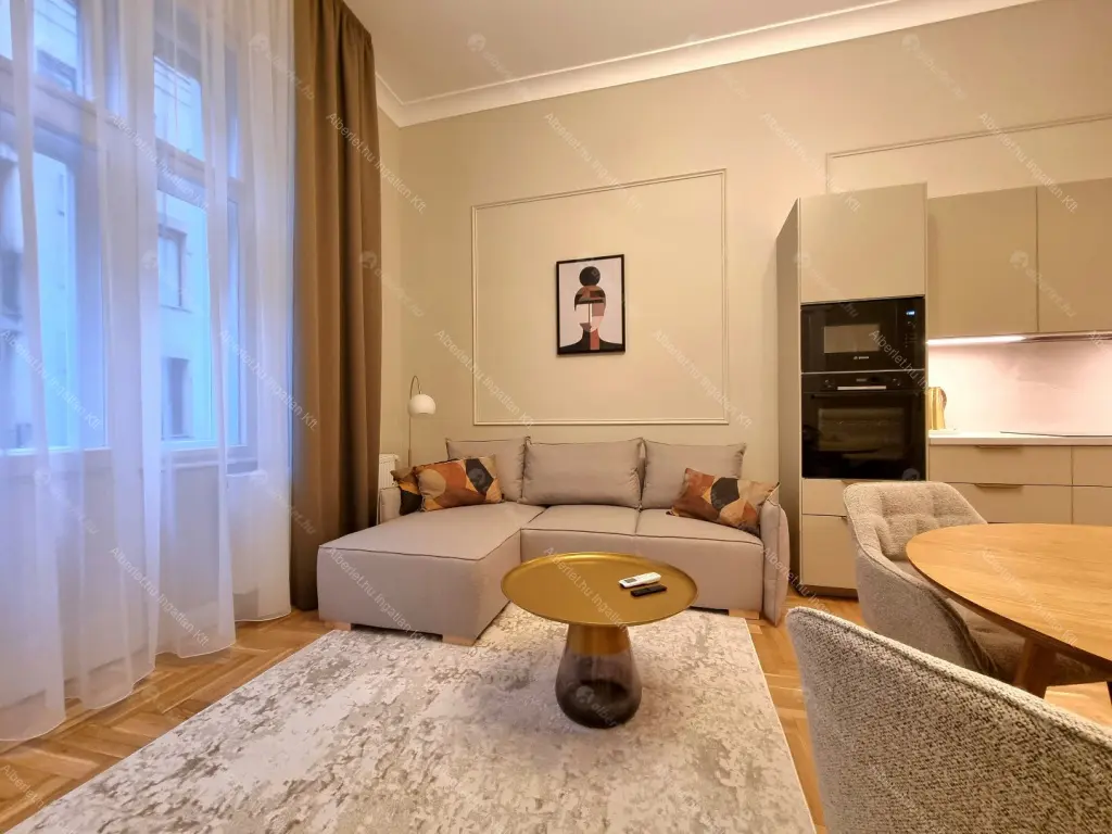 Kiadó albérlet 590000 Ft/hó áron: Budapest, VI. kerület  Székely Mihály utca. Mérete: 90 nm, 3 szobás | Alberlet.hu - 6654425