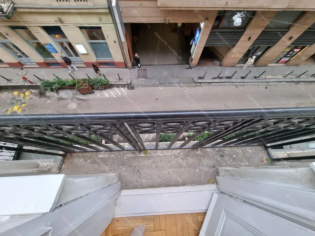 Kiadó albérlet 590000 Ft/hó áron: Budapest, VI. kerület  Székely Mihály utca. Mérete: 90 nm, 3 szobás | Alberlet.hu - 6654436