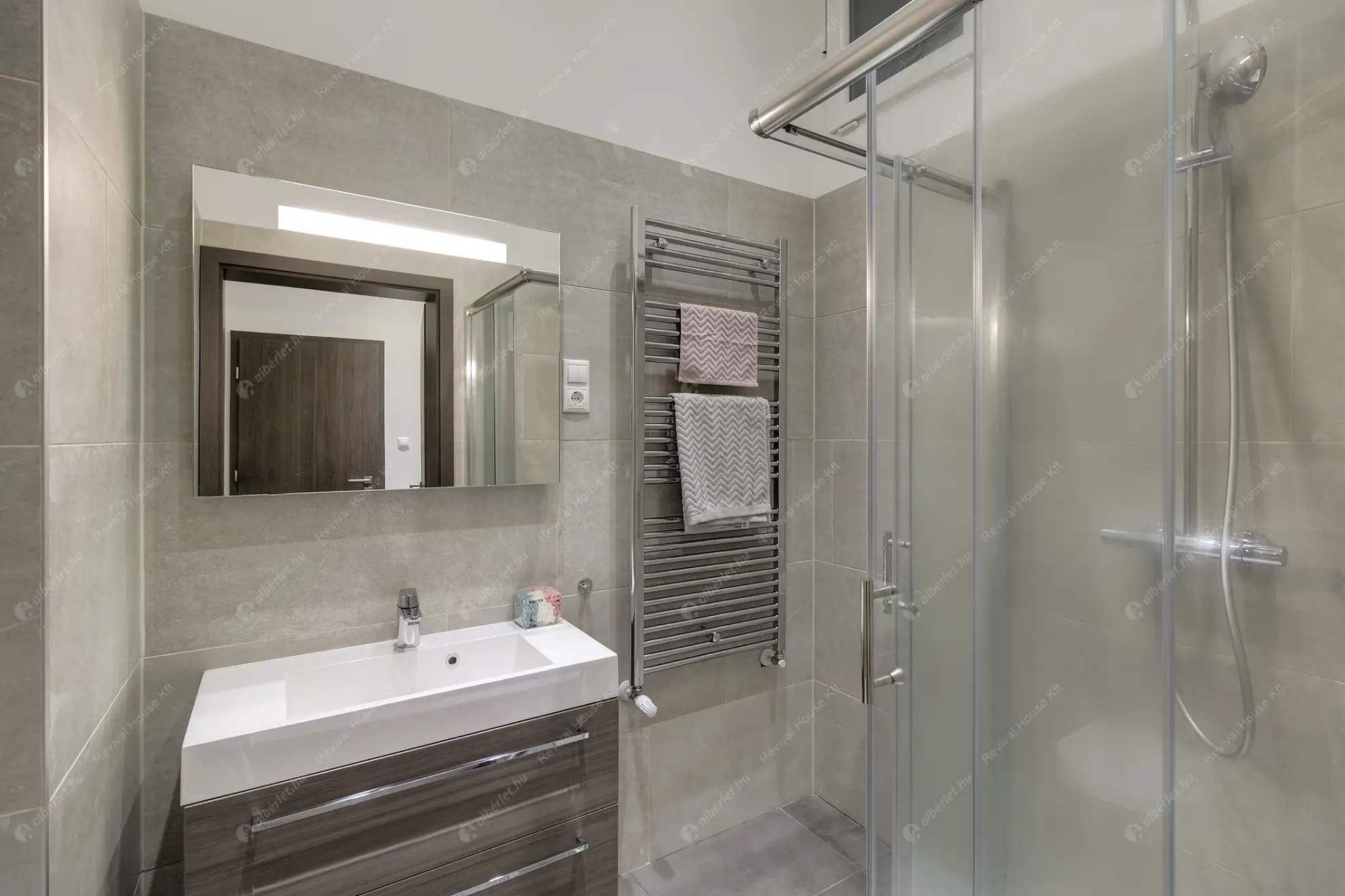 Kiadó albérlet 490000 Ft/hó áron: Budapest, VI. kerület  Székely Mihály utca. Mérete: 90 nm, 4 szobás | Alberlet.hu - 6612324