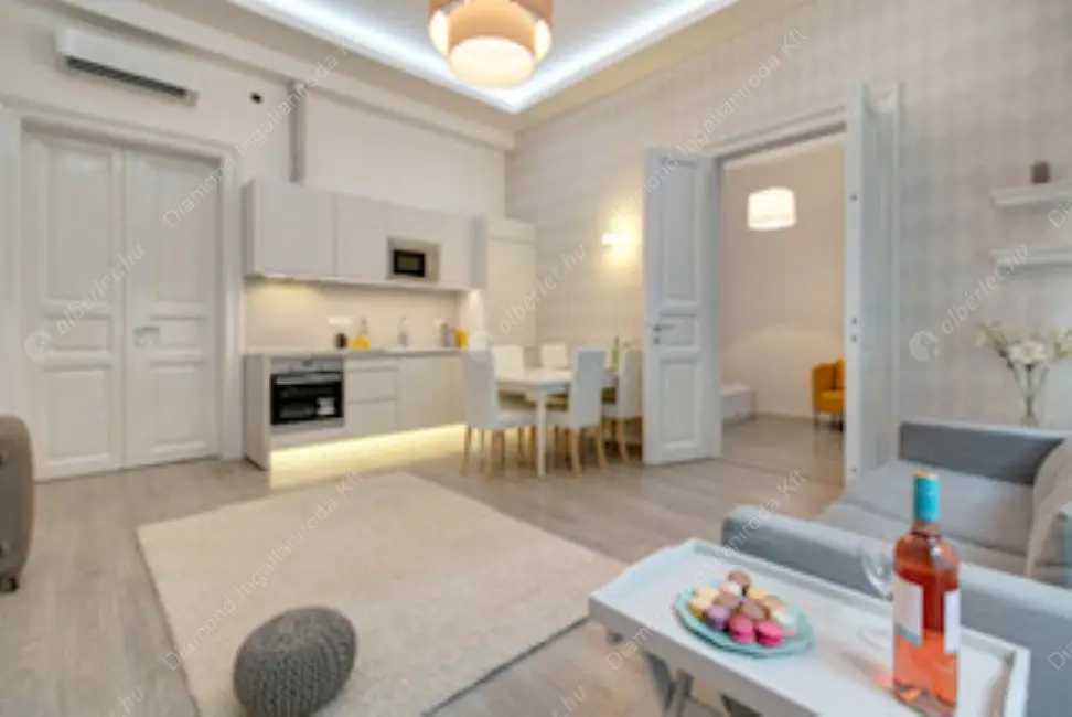 Kiadó albérlet 490000 Ft/hó áron: Budapest, VI. kerület  Székely Mihály utca. Mérete: 90 nm, 3 szobás | Alberlet.hu - 6625558