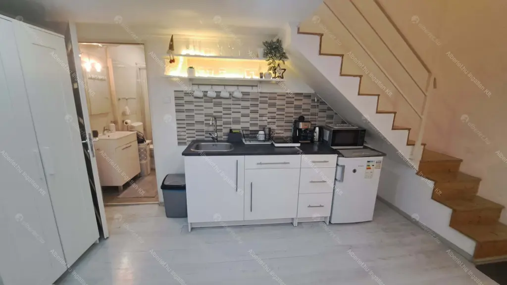 Kiadó albérlet 190000 Ft/hó áron: Budapest, VI. kerület  Szív utca. Mérete: 23 nm, 1 szobás | Alberlet.hu - 6660003