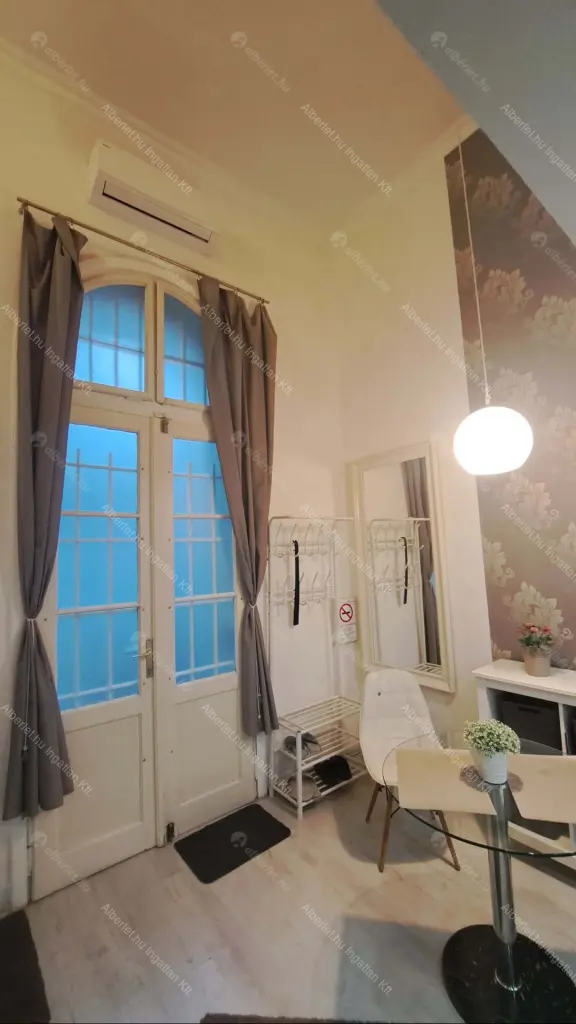 Kiadó albérlet 190000 Ft/hó áron: Budapest, VI. kerület  Szív utca. Mérete: 23 nm, 1 szobás | Alberlet.hu - 6660004