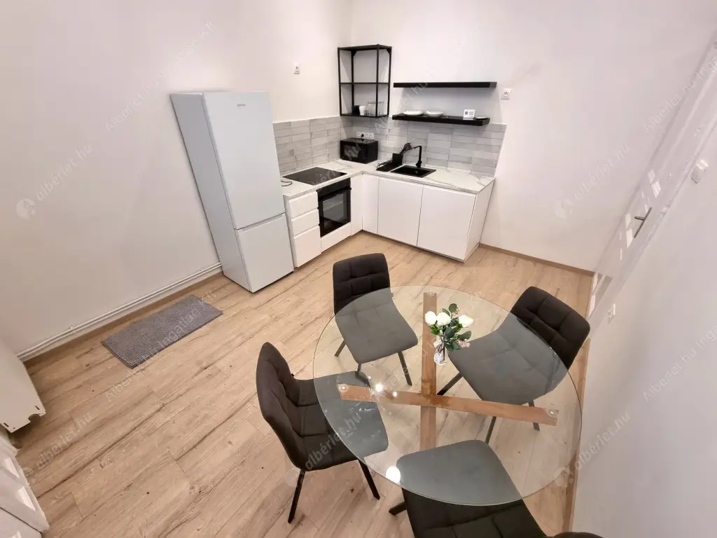 Kiadó albérlet 240000 Ft/hó áron: Budapest, VI. kerület  Szív utca. Mérete: 45 nm, 2 szobás | Alberlet.hu - 6584427