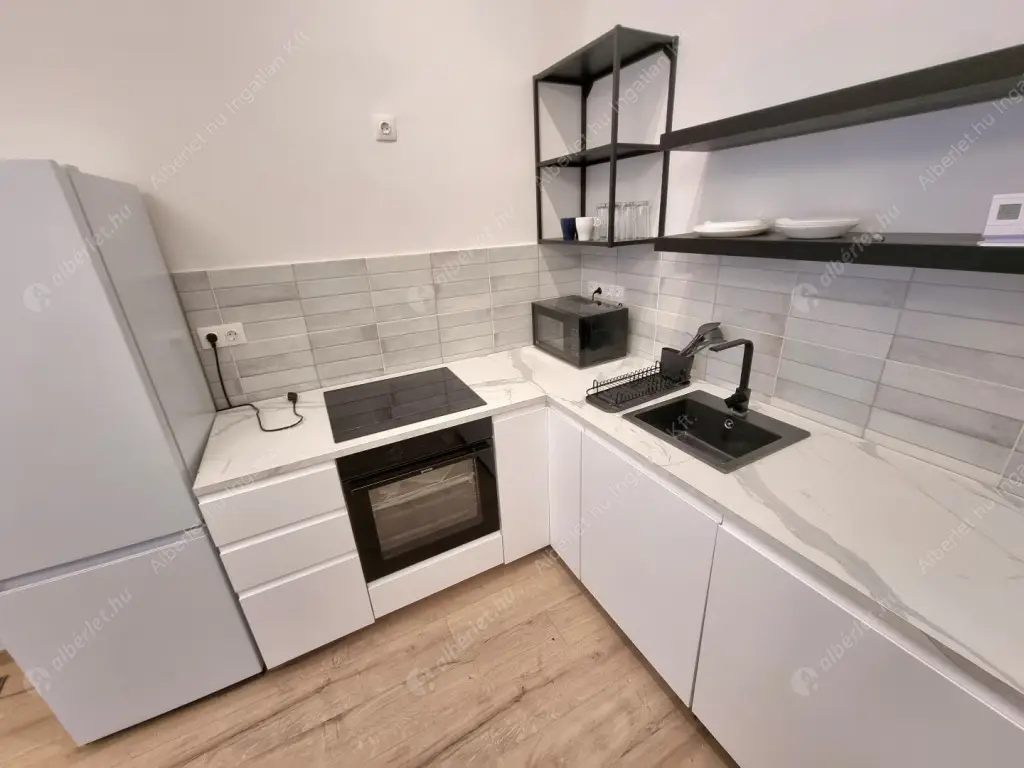Kiadó albérlet 240000 Ft/hó áron: Budapest, VI. kerület  Szív utca. Mérete: 45 nm, 2 szobás | Alberlet.hu - 6584430