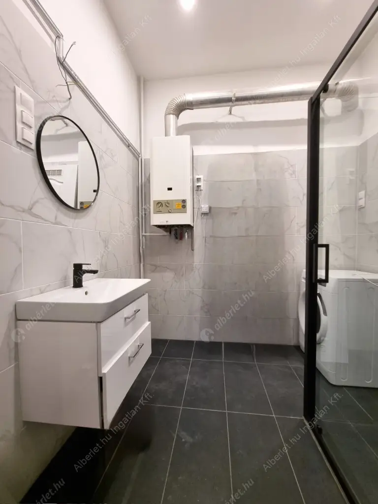 Kiadó albérlet 240000 Ft/hó áron: Budapest, VI. kerület  Szív utca. Mérete: 45 nm, 2 szobás | Alberlet.hu - 6584436