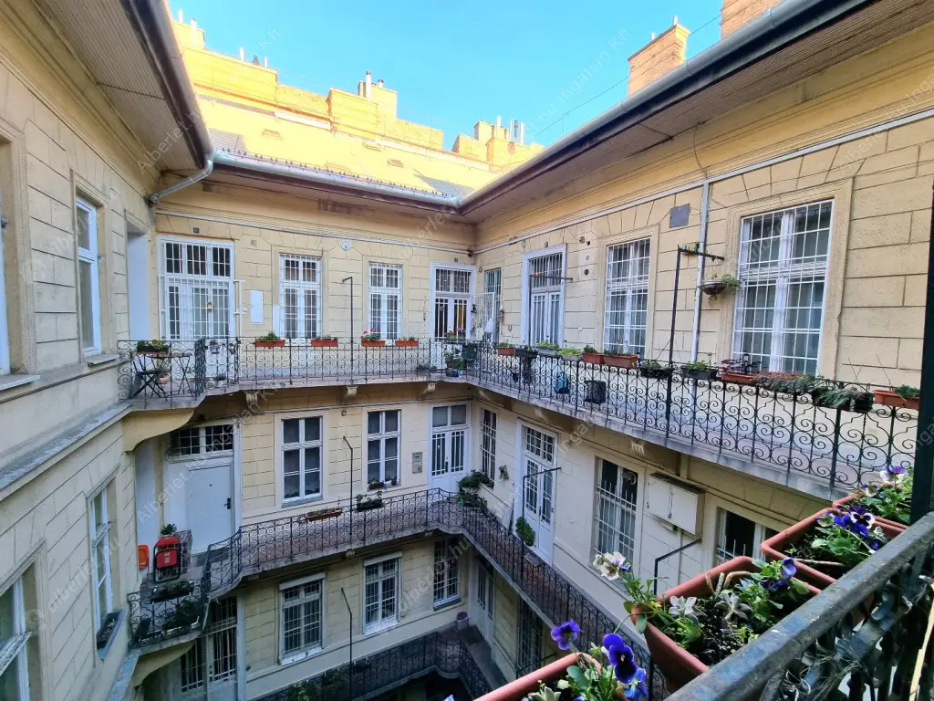 Kiadó albérlet 240000 Ft/hó áron: Budapest, VI. kerület  Szív utca. Mérete: 45 nm, 2 szobás | Alberlet.hu - 6584440