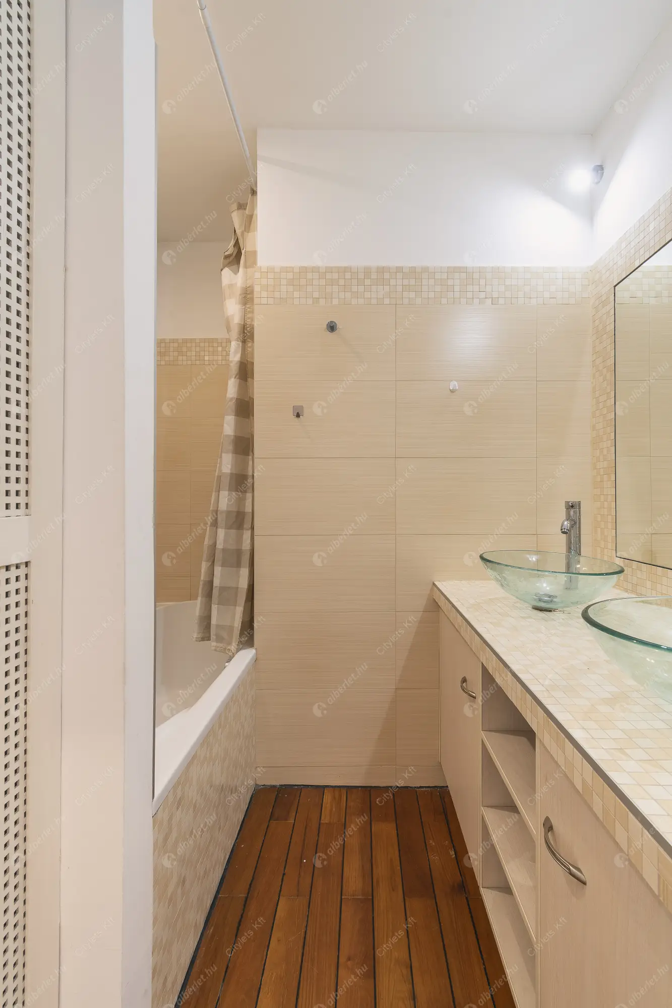 Kiadó albérlet 320000 Ft/hó áron: Budapest, VI. kerület  Szív utca. Mérete: 65 nm, 3 szobás | Alberlet.hu - 6601585