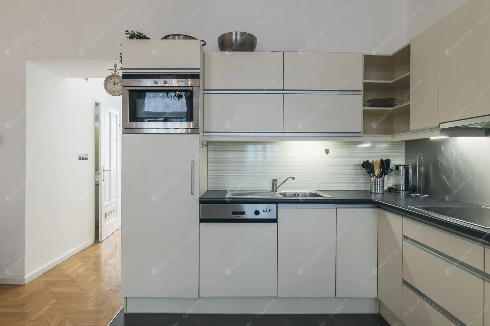 Kiadó albérlet 320000 Ft/hó áron: Budapest, VI. kerület  Szív utca. Mérete: 65 nm, 3 szobás | Alberlet.hu - 6603809