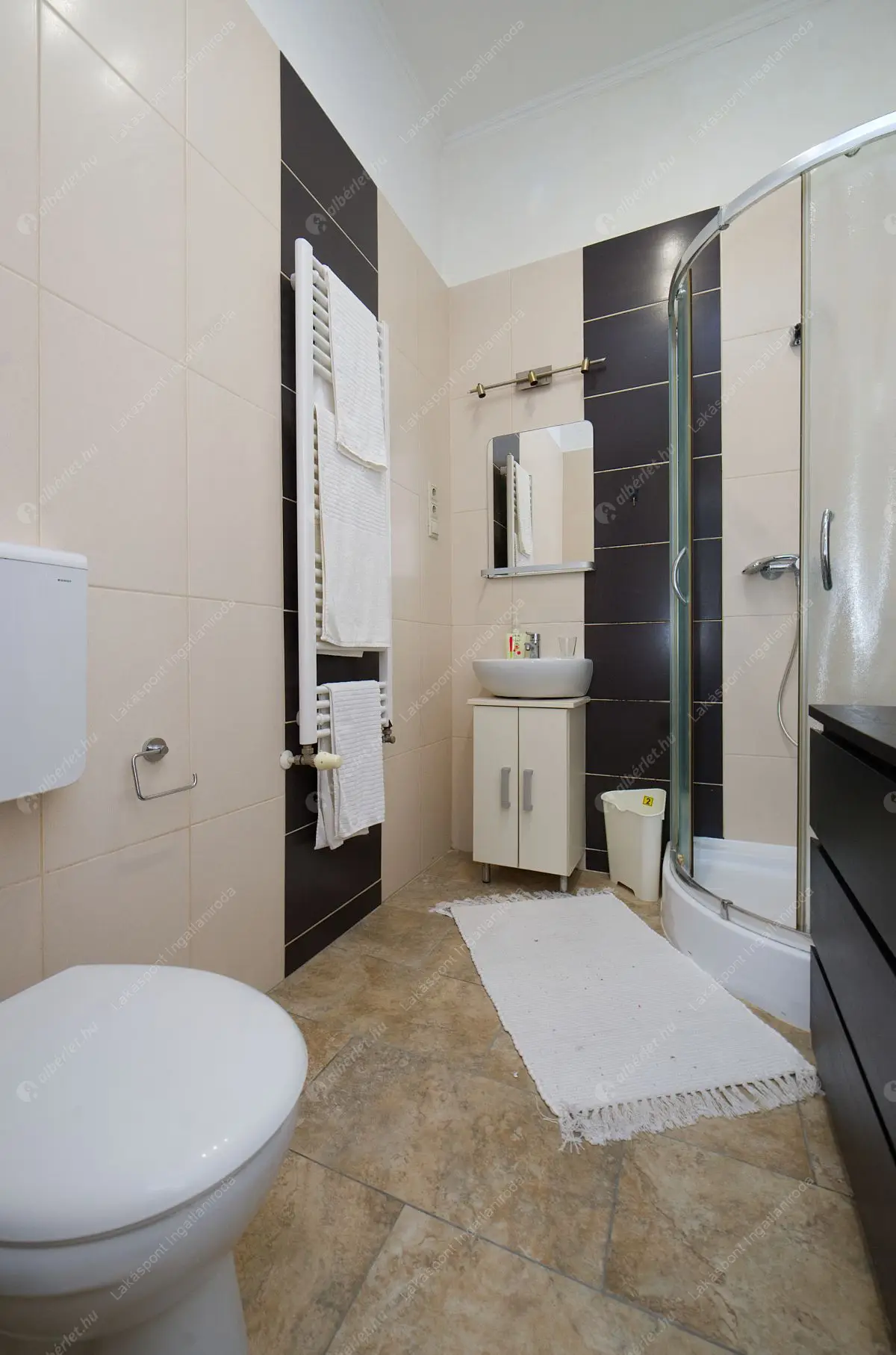 Kiadó albérlet 269000 Ft/hó áron: Budapest, VI. kerület  Szófia utca. Mérete: 55 nm, 1 szobás | Alberlet.hu - 6613734