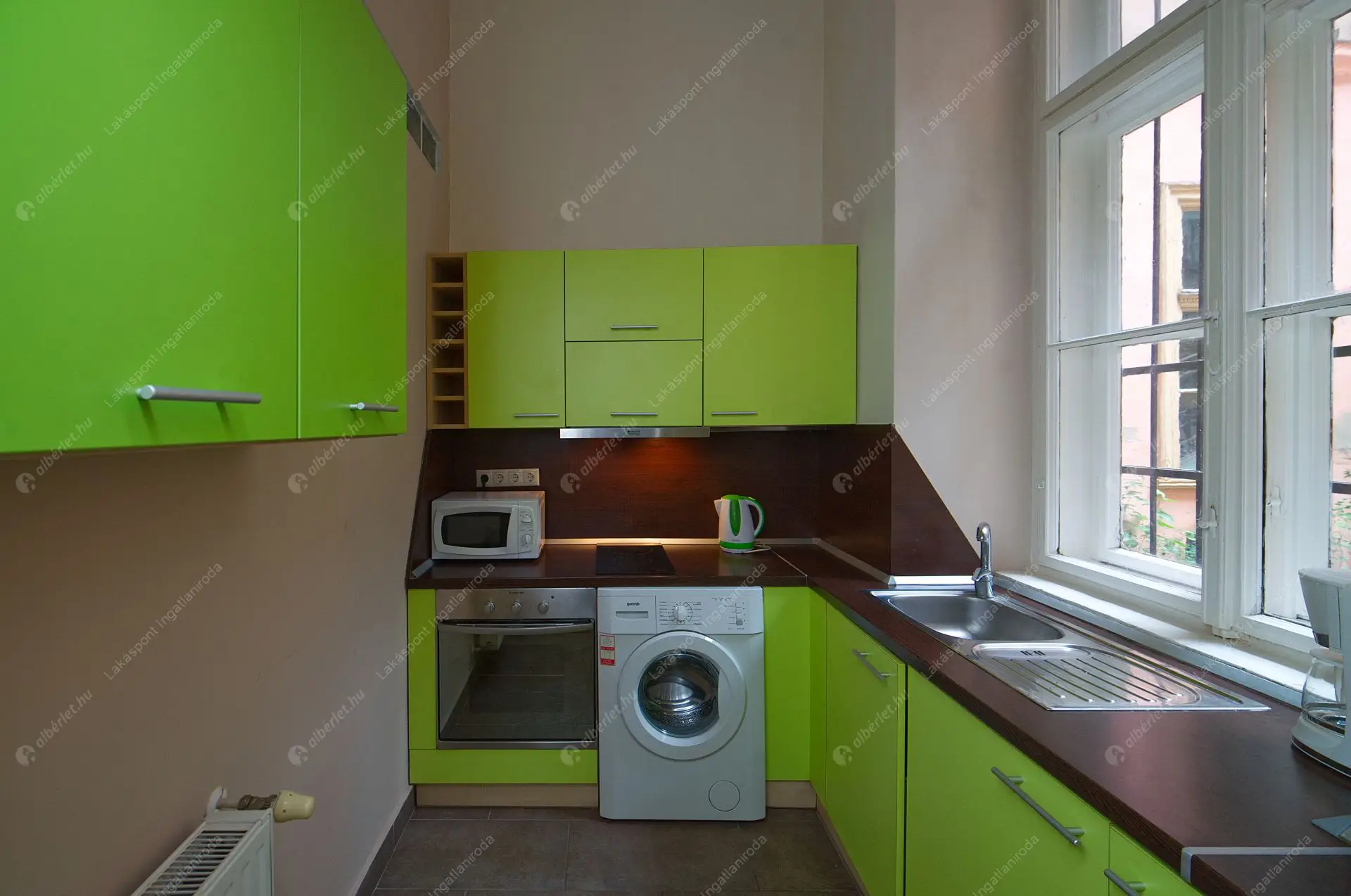 Kiadó albérlet 270000 Ft/hó áron: Budapest, VI. kerület  Szófia utca. Mérete: 55 nm, 1 szobás | Alberlet.hu - 6621580