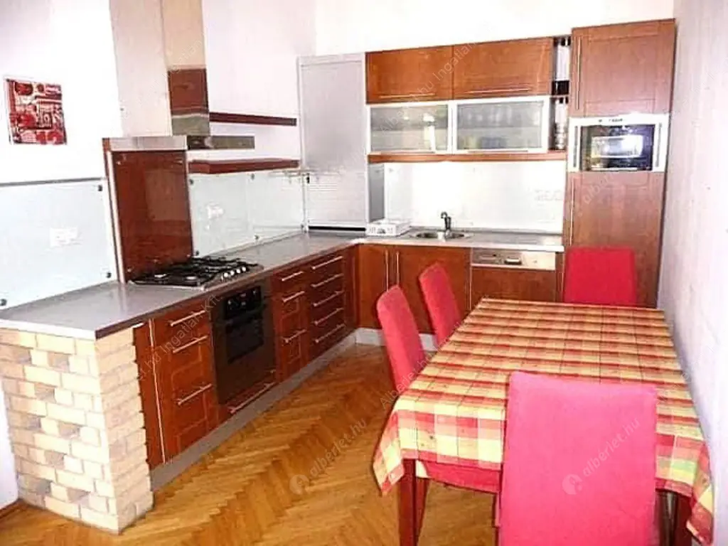 Kiadó albérlet 260000 Ft/hó áron: Budapest, VI. kerület  Szófia utca. Mérete: 57 nm, 1 szobás | Alberlet.hu - 6613452