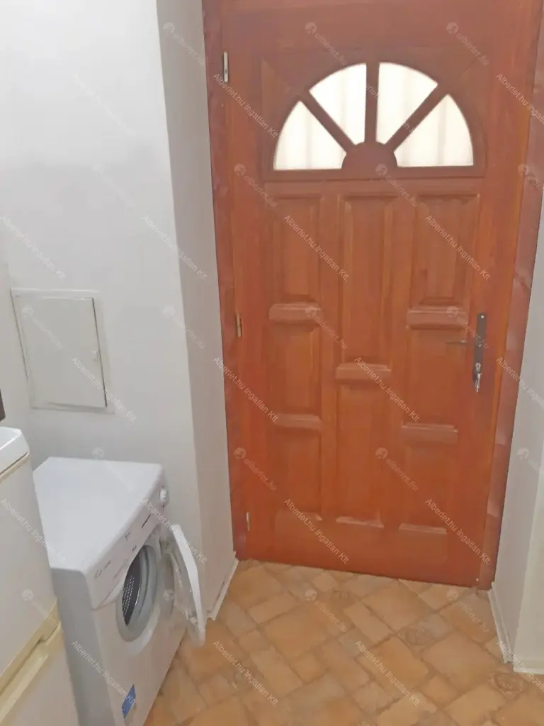 Kiadó albérlet 180000 Ft/hó áron: Budapest, VI. kerület  Szondi utca. Mérete: 25 nm, 1 szobás | Alberlet.hu - 6689197